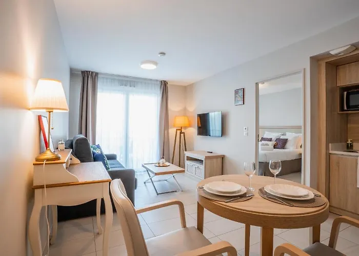 Quality Aparthotel Nice מלון דירות