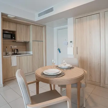 アパートホテル Zenitude Residences 4*